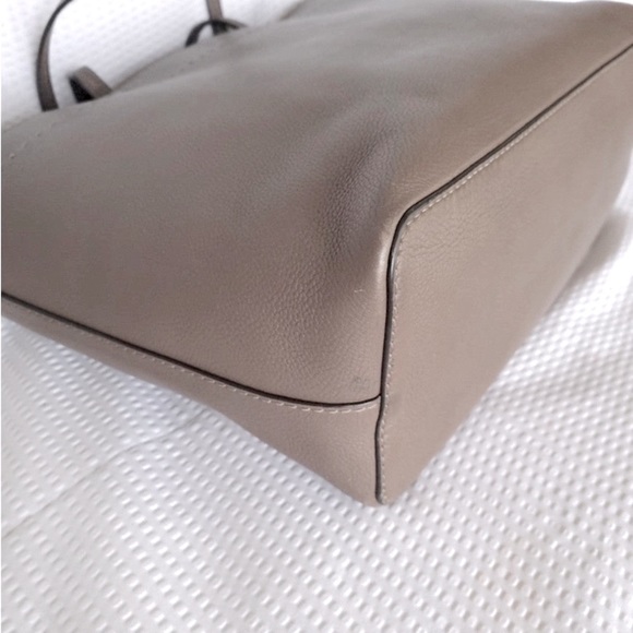 Tory Burch Mcgraw Large Tote In Silver Maple - Picture 3 of 15